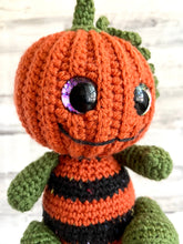 Cargar imagen en el visor de la galería, Max the Pumpkin Pal
