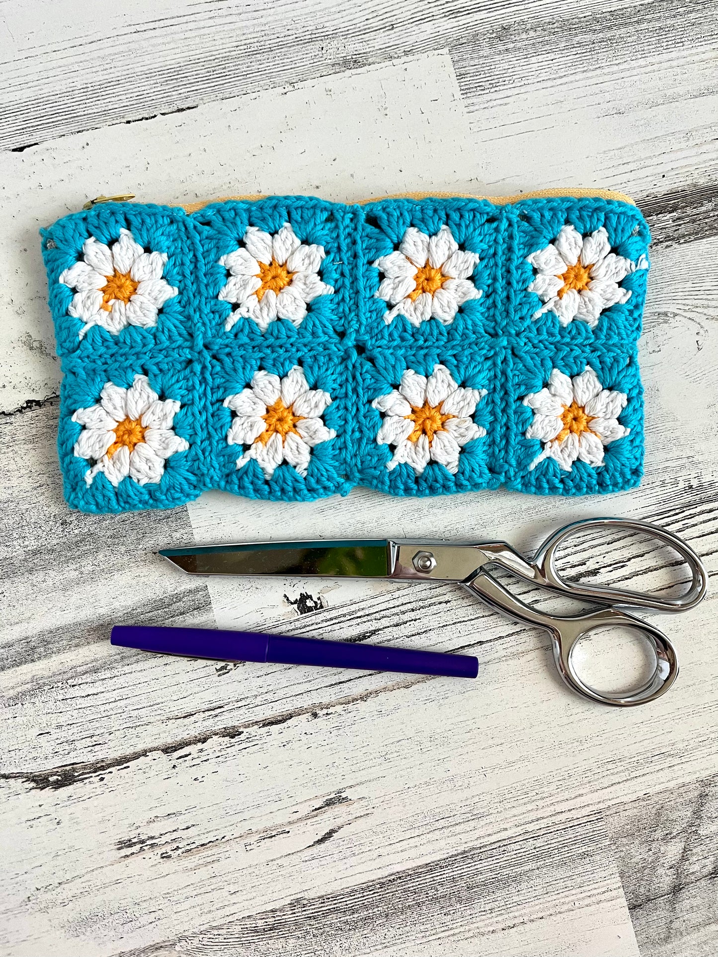 Daisy Zipper Pouch