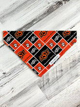 Cargar imagen en el visor de la galería, OSU Oklahoma State University - Slip On Pet Bandana
