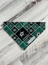 Cargar imagen en el visor de la galería, Dallas Stars - Slip On Pet Bandana
