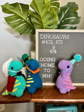 Lade das Bild in den Galerie-Viewer, Amethyst &amp; Pink - Chubby Dinosaur
