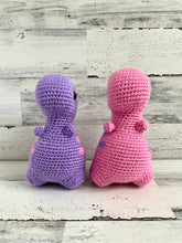 Lade das Bild in den Galerie-Viewer, Amethyst &amp; Pink - Chubby Dinosaur
