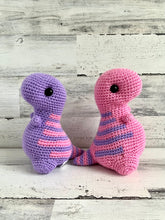 Lade das Bild in den Galerie-Viewer, Amethyst &amp; Pink - Chubby Dinosaur
