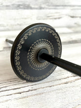 Lade das Bild in den Galerie-Viewer, Mongold Graphite Mid Whorl Black Drop Spindle
