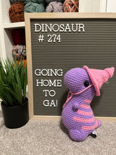 Lade das Bild in den Galerie-Viewer, Amethyst &amp; Pink - Chubby Dinosaur
