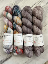 Lade das Bild in den Galerie-Viewer, Sewrella Yarn Oopsie Bundle (December 2021)
