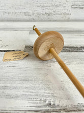 Cargar imagen en el visor de la galería, Top Whorl Handmade Wooden Drop Spindle
