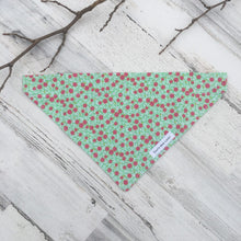 Cargar imagen en el visor de la galería, Green Berries - Slip On Pet Bandana
