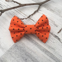 Cargar imagen en el visor de la galería, Orange with Black Polka Dots - Slip On Bow Tie
