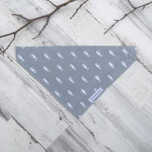 Cargar imagen en el visor de la galería, Seahorses - Slip On Pet Bandana
