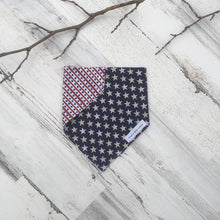 Charger l&#39;image dans la galerie, Reversible Stars &amp; Stripes - Slip On Pet Bandana
