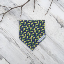 Cargar imagen en el visor de la galería, Pineapple - Slip On Pet Bandana
