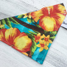 Charger l&#39;image dans la galerie, Tropical Flowers - Slip On Pet Bandana
