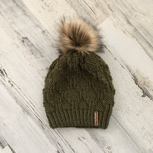 Cargar imagen en el visor de la galería, Diamonte Beanie - Faux Fur Pom
