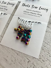 Cargar imagen en el visor de la galería, Oil Slick - TSL Stitch Markers
