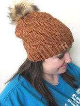 Charger l&#39;image dans la galerie, Diamonte Beanie - Faux Fur Pom
