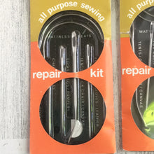 Cargar imagen en el visor de la galería, Vintage Woolworth All Purpose Sewing Repair Kit
