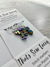 Cargar imagen en el visor de la galería, Oil Slick - TSL Stitch Markers
