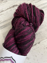 Charger l&#39;image dans la galerie, Cameo Yarns Honorable Worsted - Gothic
